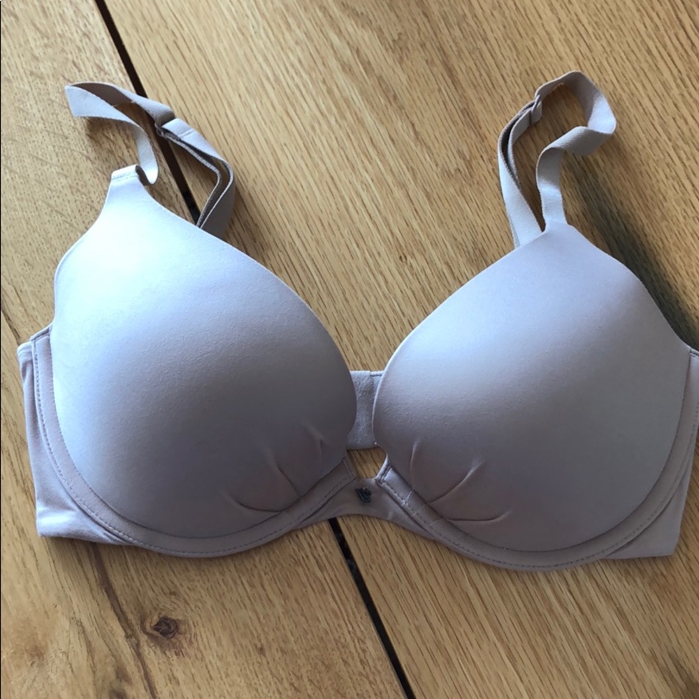VS Fabulous Plunge nude push-up bra